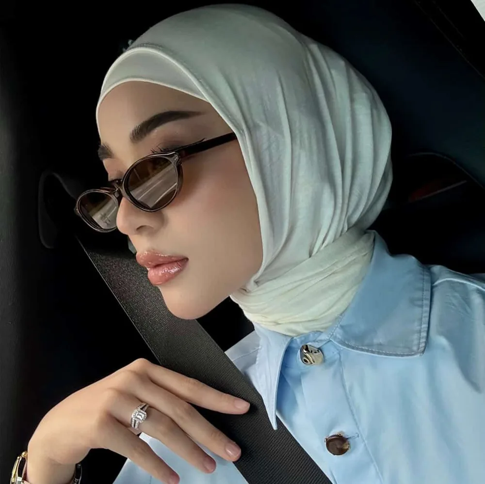 Wearing Neloire on the road